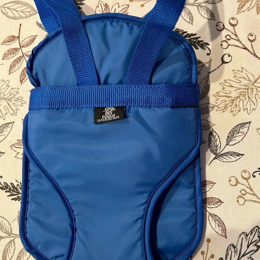 Pet pouch. Blue, size M. Hands free away to carry your pet. NEW